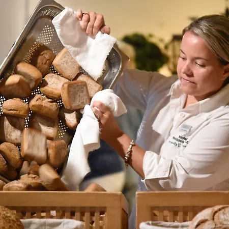 Weisses Kreuz Hotel 4*