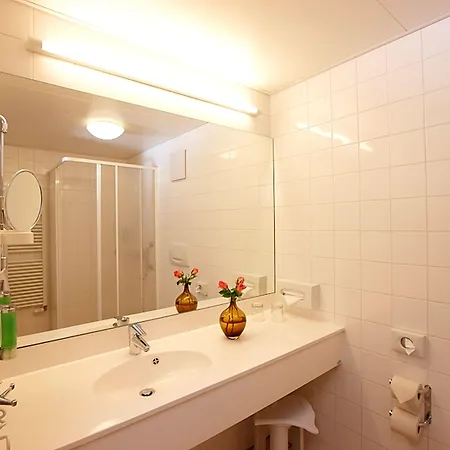 Weisses Kreuz Hotel 4*