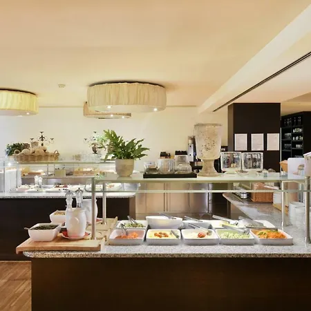 Отель Weisses Kreuz 4*